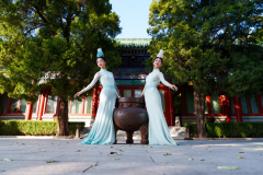 中国东方演艺集团《唯我青白》双线绽放国际文化舞台