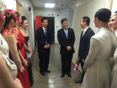 刘健总领事出席观看舞蹈诗画《国色》演出